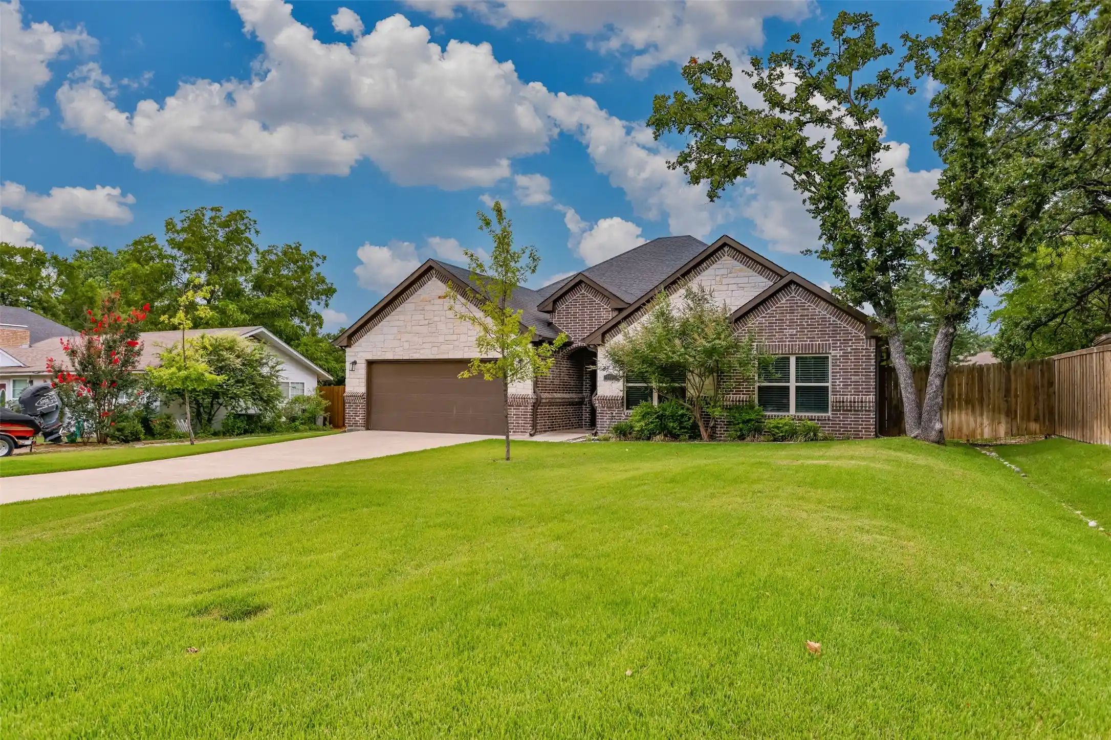 Single family home for sale at 110 E Iriquois Dr, Gainesville, TX 76240 | MLS# 21339193