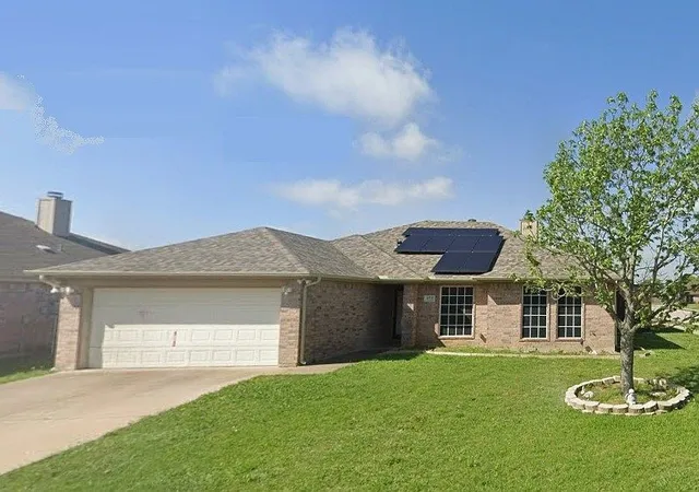 Photo 1 of Single family home for sale at 959 Aaron Dr, Burleson, TX 76028 | MLS# 21340720 | Listing updated on 2026-08-17