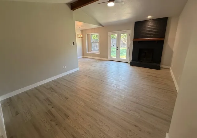 Photo 2 of Single family home for sale at 111 Iberis Ct, Arlington, TX 76018 | MLS# 21340718 | Listing updated on 2026-08-31