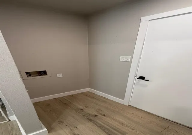 Photo 4 of Single family home for sale at 111 Iberis Ct, Arlington, TX 76018 | MLS# 21340718 | Listing updated on 2026-08-31