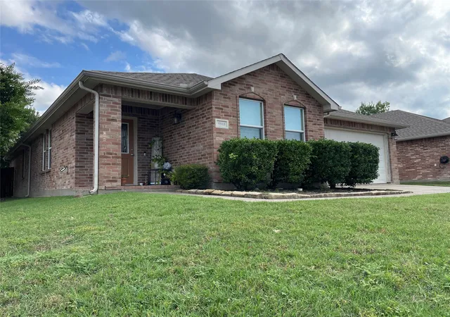 Photo 2 of Single family home for sale at 9565 Stanhope Dr, Frisco, TX 75035 | MLS# 21335708 | Listing updated on 2026-08-19