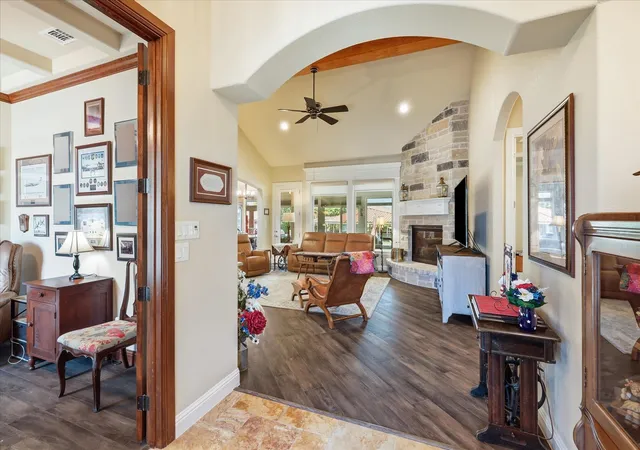 Photo 4 of Single family home for sale at 1616 Malibu Bay Ct, Granbury, TX 76048 | MLS# 21340511 | Listing updated on 2026-08-31