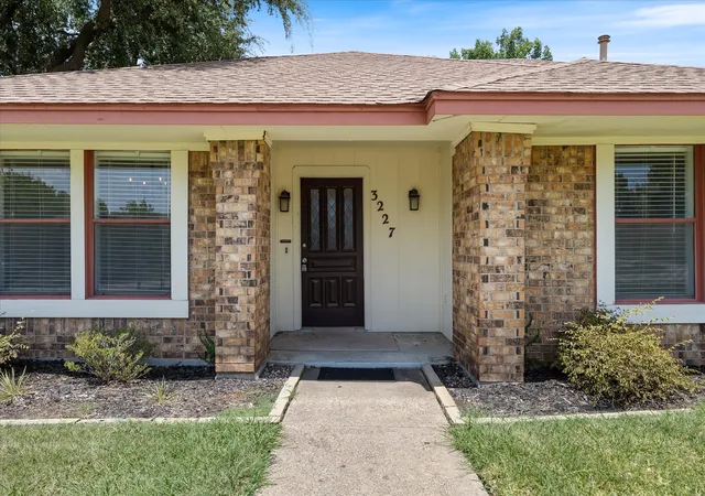Photo 3 of Single family home for sale at 3227 Wichita Dr, Mesquite, TX 75149 | MLS# 21341387 | Listing updated on 2026-08-20