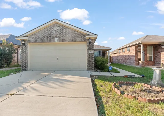 Photo 2 of Single family home for sale at 4801 Cedar Springs Dr, Fort Worth, TX 76179 | MLS# 21340088 | Listing updated on 2026-08-20