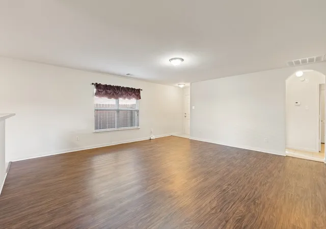 Photo 4 of Single family home for sale at 4801 Cedar Springs Dr, Fort Worth, TX 76179 | MLS# 21340088 | Listing updated on 2026-08-20