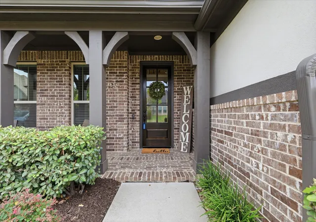 Photo 3 of Single family home for sale at 6213 Whiskerbrush Rd, Argyle, TX 76226 | MLS# 21338998 | Listing updated on 2026-07-25