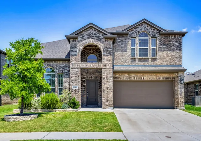 Photo 1 of Single family home for sale at 6325 Windsor Ln, Aubrey, TX 76227 | MLS# 21333747 | Listing updated on 2026-10-08