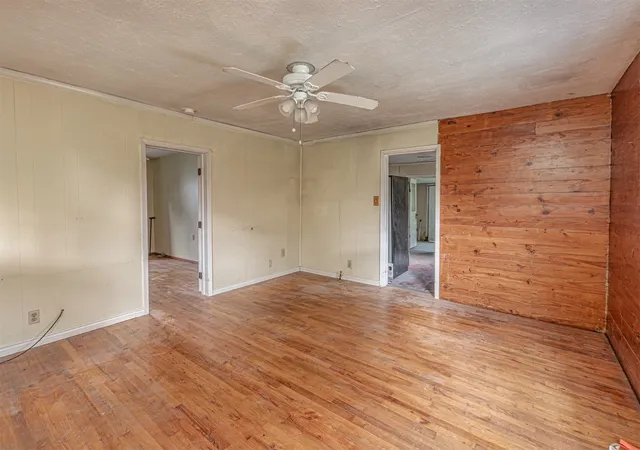 Photo 4 of House for sale at 13961 County Road 236, Terrell, TX 75160 | MLS# 21341229 | Listing updated on 2026-08-23