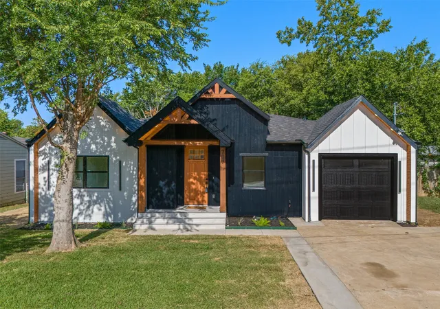 1st image of 707 Hilltop Dr, Irving, TX 75060 | MLS# 21341459