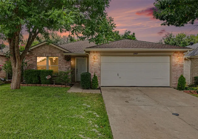 Photo 1 of Single family home for sale at 2707 Mountain View Dr, Mc Kinney, TX 75071 | MLS# 21326535 | Listing updated on 2026-10-08