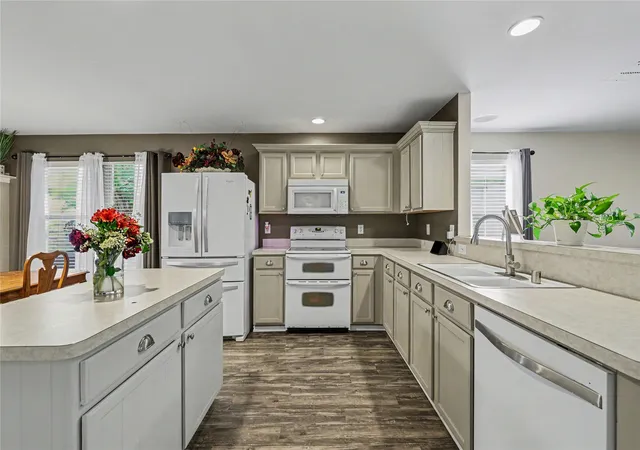 Photo 3 of Single family home for sale at 2707 Mountain View Dr, Mc Kinney, TX 75071 | MLS# 21326535 | Listing updated on 2026-10-08