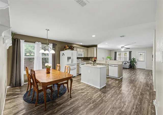 Photo 3 of Single family home for sale at 2707 Mountain View Dr, Mc Kinney, TX 75071 | MLS# 21326535 | Listing updated on 2026-10-08