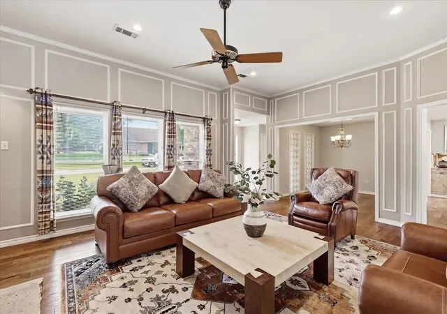 Photo 3 of Single family home for sale at 2816 N Creekwood Dr, Grapevine, TX 76051 | MLS# 21337875 | Listing updated on 2026-08-24