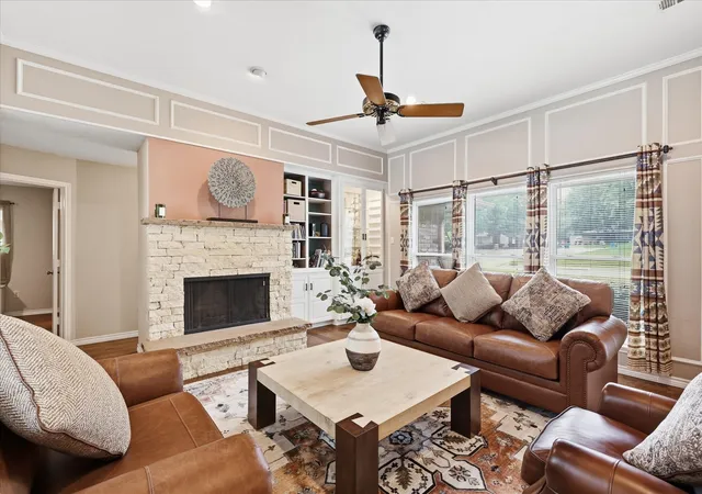 Photo 4 of Single family home for sale at 2816 N Creekwood Dr, Grapevine, TX 76051 | MLS# 21337875 | Listing updated on 2026-08-24