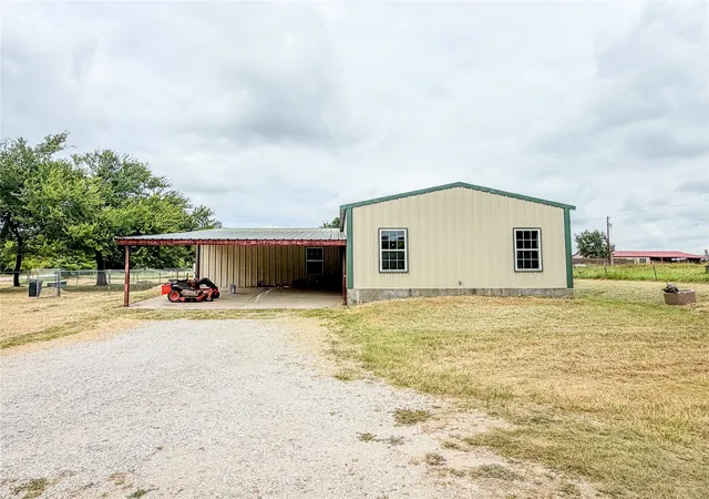 Photo 3 of Single family home for sale at 205 County Road 1794, Sunset, TX 76270 | MLS# 21341309 | Listing updated on 2026-09-29