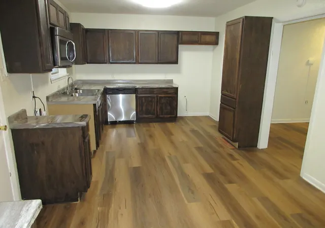 Photo 2 of Single family home for sale at 816 S Spruce St, Vivian, LA 71082 | MLS# 21341237 | Listing updated on 2026-09-29