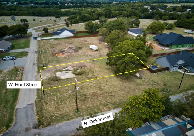 Photo 2 of Land for sale at 402 W Hunt St, Leonard, TX 75452 | MLS# 21340551 | Listing updated on 2026-07-26