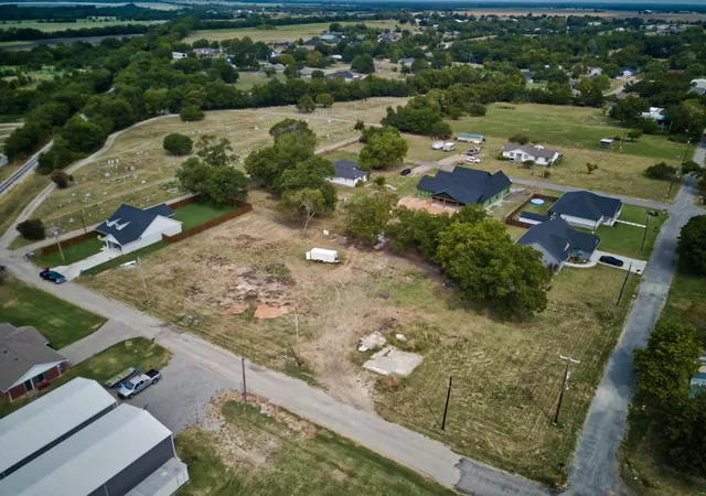 Photo 3 of Land for sale at 402 W Hunt St, Leonard, TX 75452 | MLS# 21340551 | Listing updated on 2026-07-26
