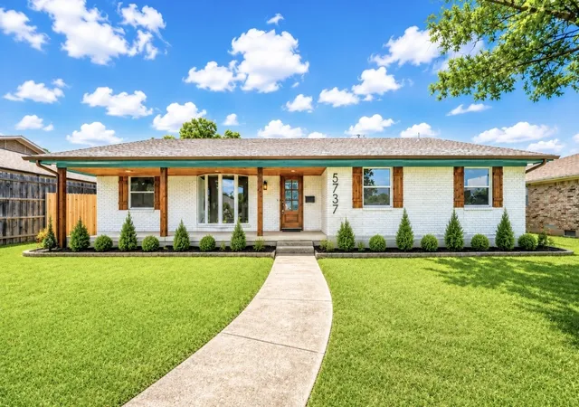 Single family home for sale at 5737 Everglade Rd, Dallas, TX 75227 | MLS# 21341213