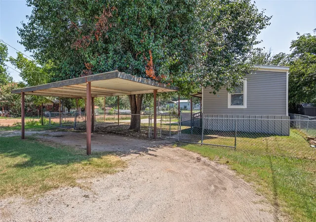 Photo 3 of Manufactured home for sale at 3616 Pecan Grove Ct, Granbury, TX 76048 | MLS# 21341506 | Listing updated on 2026-08-29