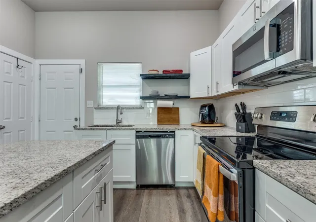 2nd image of 1425 Evans Ave, Fort Worth, TX 76104 | MLS# 21341525
