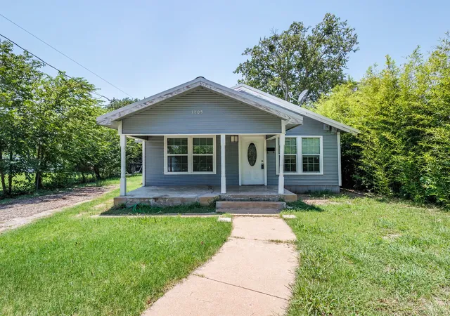 Photo 1 of Single family home for sale at 1805 7th St, Brownwood, TX 76801 | MLS# 21340179 | Listing updated on 2026-09-04