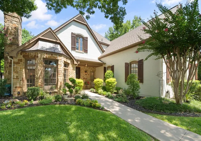 39th image of 2111 Castle View Rd, Mansfield, TX 76063 | MLS# 21339290