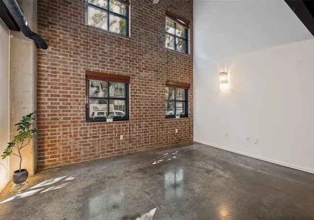 1st image of 3110 Thomas Ave #109, Dallas, TX 75204 | MLS# 21341532