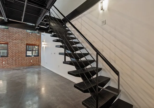 3rd image of 3110 Thomas Ave #109, Dallas, TX 75204 | MLS# 21341532