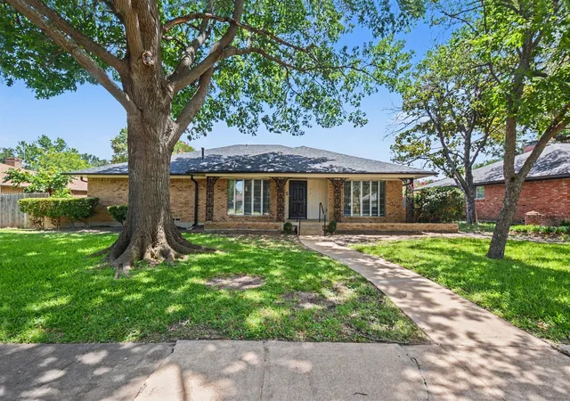 Photo 2 of Single family home for sale at 914 Bromwich St, Garland, TX 75040 | MLS# 21341025 | Listing updated on 2026-08-03