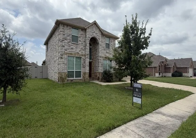 Photo 2 of Single family home for sale at 1928 Green Terrace Dr, Royse City, TX 75189 | MLS# 21341564 | Listing updated on 2026-08-26