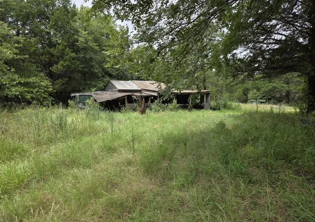 Photo 2 of Manufactured home for sale at 126 Tipps Rd, Whitesboro, TX 76273 | MLS# 21341578 | Listing updated on 2026-07-26