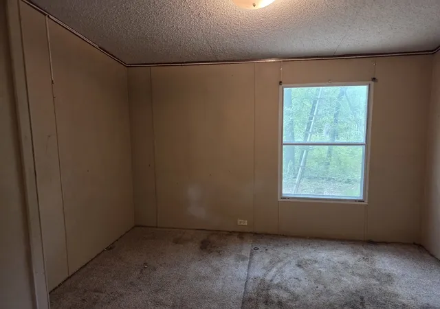 Photo 4 of Manufactured home for sale at 126 Tipps Rd, Whitesboro, TX 76273 | MLS# 21341578 | Listing updated on 2026-10-01