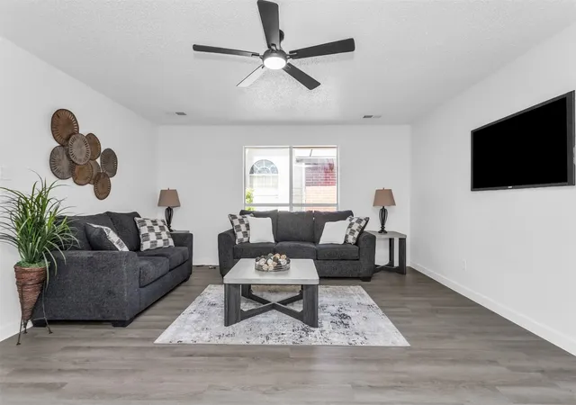 Photo 4 of Single family home for sale at 522 Alameda Ave, Duncanville, TX 75137 | MLS# 21341315 | Listing updated on 2026-08-31