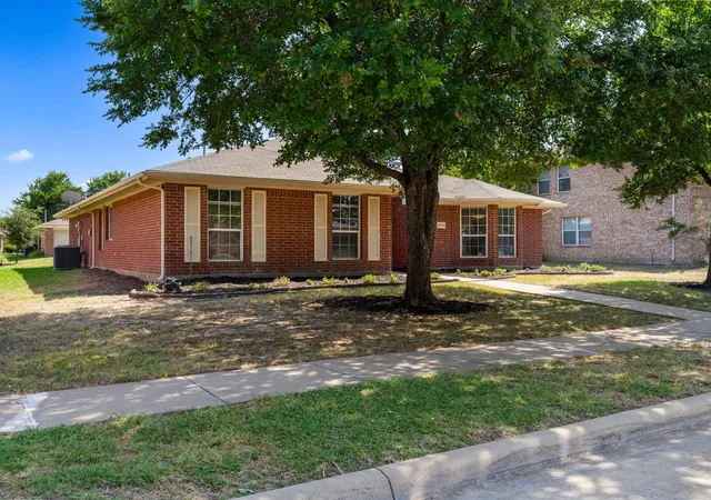 Photo 2 of Single family home for sale at 4105 Freedom Ln, Frisco, TX 75033 | MLS# 21334384 | Listing updated on 2026-08-20