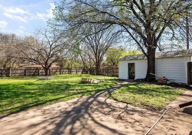 Photo 4 of Single family home for sale at 8760 S County Rd, Frisco, TX 75034 | MLS# 21336677 | Listing updated on 2026-09-29