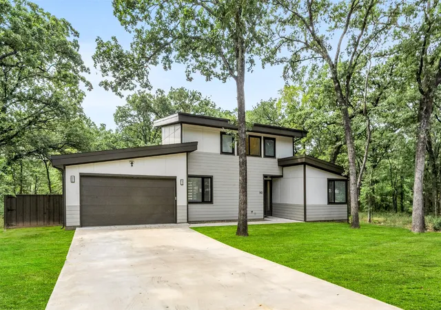 Photo 3 of Single family home for sale at 143 Arbolado Blvd, Gun Barrel City, TX 75156 | MLS# 21332319 | Listing updated on 2026-07-26