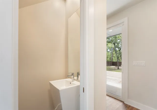 Photo 4 of Single family home for sale at 143 Arbolado Blvd, Gun Barrel City, TX 75156 | MLS# 21332319 | Listing updated on 2026-07-26