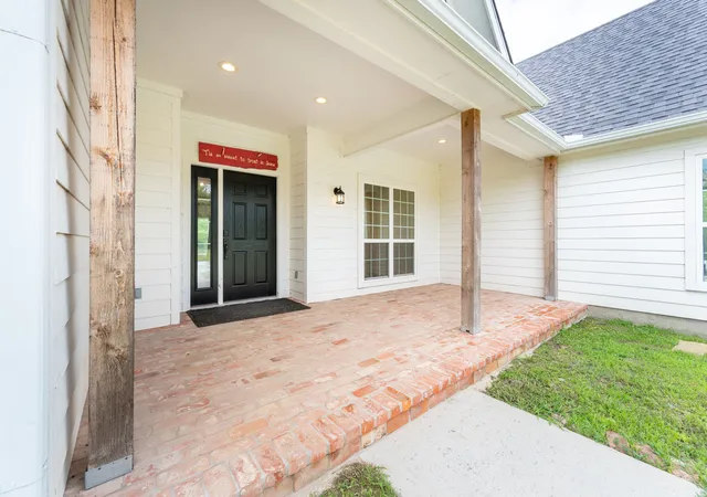 Photo 2 of Sale Pending at 38 Jubilee Farm Rd, Bells, TX 75414 | MLS# 21341650 | Listing updated on 2026-10-04
