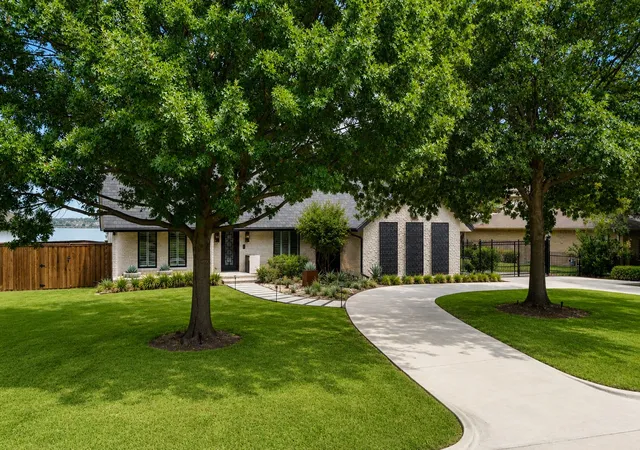 Photo 3 of Single family home for sale at 3204 Bouvier St, Rowlett, TX 75088 | MLS# 21341659 | Listing updated on 2026-09-24