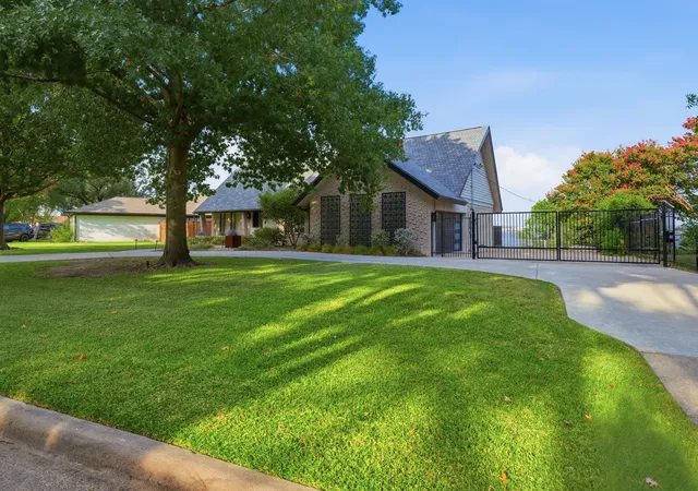 Photo 4 of Single family home for sale at 3204 Bouvier St, Rowlett, TX 75088 | MLS# 21341659 | Listing updated on 2026-09-24