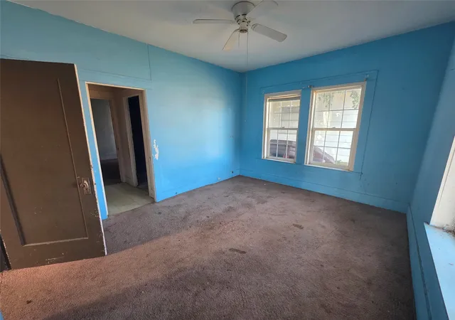 Photo 4 of Single family home for sale at 905 W Walker St, Breckenridge, TX 76424 | MLS# 21341680 | Listing updated on 2026-10-04