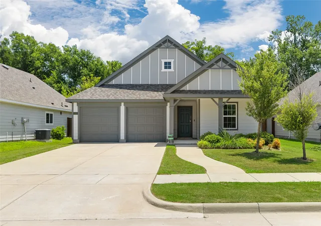 Photo 1 of Single family home for sale at 115 Rock Creek, Terrell, TX 75160 | MLS# 21340072 | Listing updated on 2026-08-25