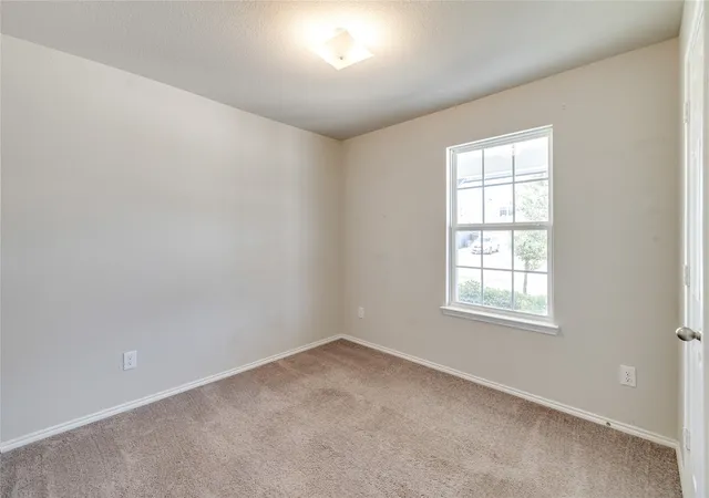 Photo 3 of Single family home for sale at 115 Rock Creek, Terrell, TX 75160 | MLS# 21340072 | Listing updated on 2026-08-25