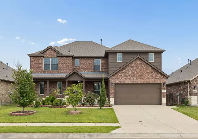 Photo 1 of Single family home for sale at 2900 Half Moon Rd, Aubrey, TX 76227 | MLS# 21341516 | Listing updated on 2026-08-11