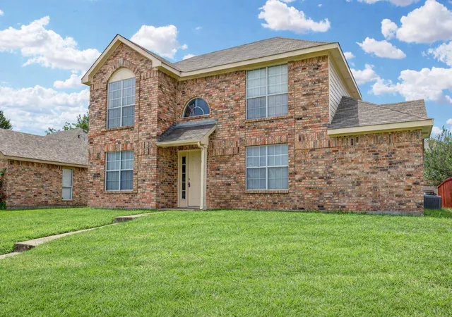 Photo 1 of Sale Pending at 202 Lavender Dr, Cedar Hill, TX 75104 | MLS# 21341278 | Listing updated on 2026-08-17