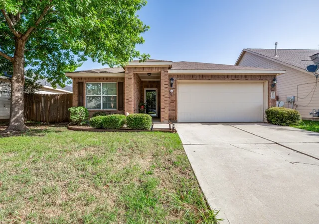 Single family home for sale at 624 Noble Grv, Fort Worth, TX 76140 | MLS# 21341698