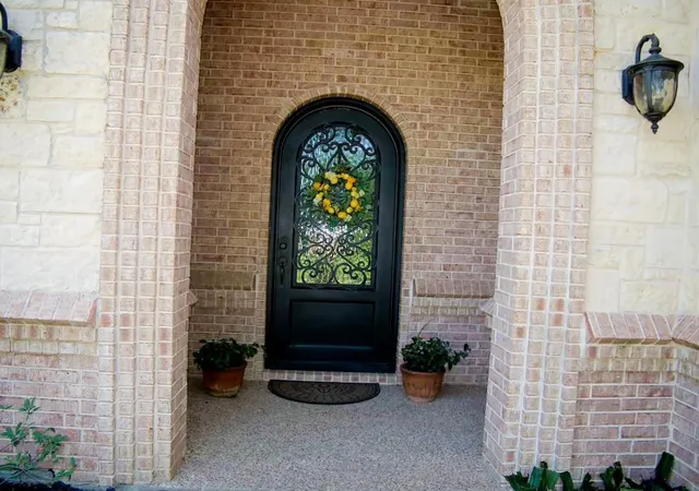 Photo 4 of Single family home for sale at 2310 Castle Creek Dr, Mansfield, TX 76063 | MLS# 21341057 | Listing updated on 2026-10-04
