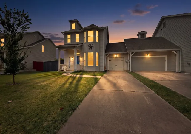 1st image of 814 Greene Wy, Wylie, TX 75098 | MLS# 21341730