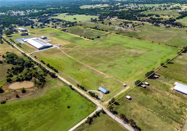 Photo 3 of Sale Pending at 4100 Dr Griffin Rd, Cross Roads, TX 76227 | MLS# 21341739 | Listing updated on 2026-10-04